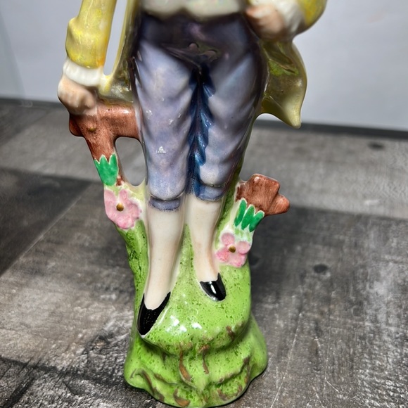 Vintage Porcelain Victorian Age Figurines - Picture 11 of 13